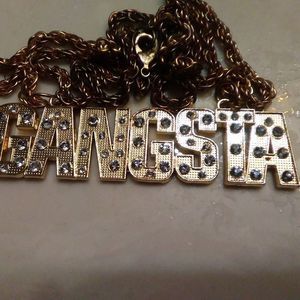 Meet your Posher, Janessa